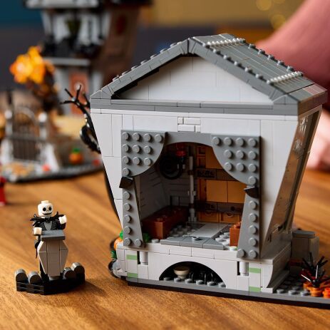 LEGO Ideas Disney Tim Burton's The Nightmare Before Xmas (21351) (5)