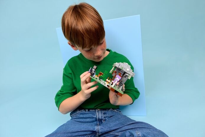 LEGO Minecraft The Pale Garden (21586) (10)