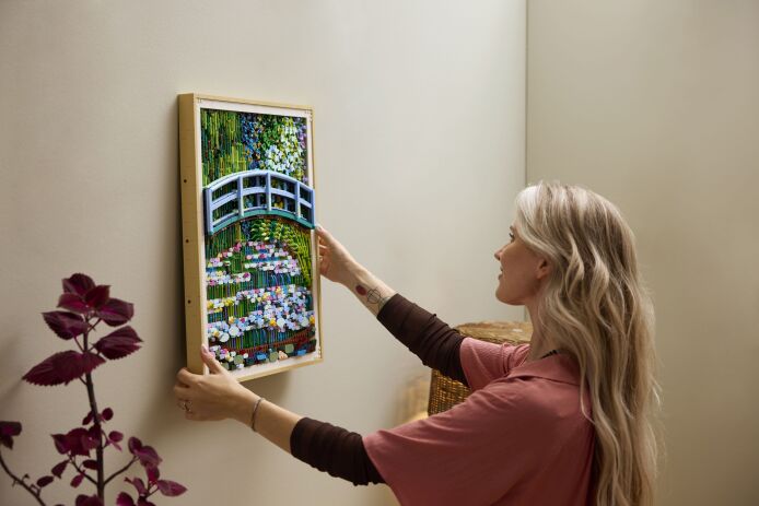 LEGO Art Claude Monet-Bridge Over A Pond Of Water Lilies (31220) (12)