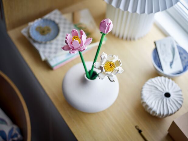 LEGO Botanicals Lotus Flowers (40647) (2)