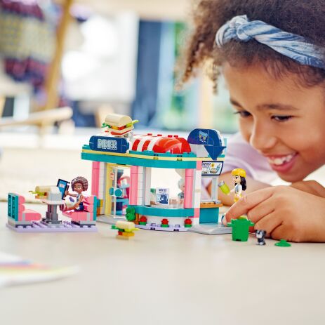 LEGO Friends Heartlake Downtown Diner (41728) (5)