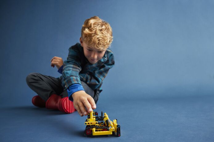 LEGO Technic Heavy Duty Bulldozer (42163) (4)