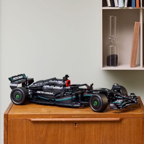 LEGO Technic Mercedes-AMG F1 W14 E Performance (42171) (10)