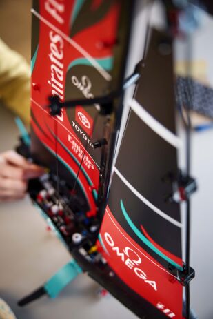 LEGO Technic Emirates Team Naw Zealand AC75 Yacht (42174) (4)