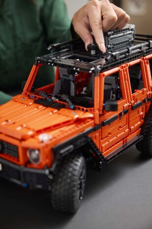 LEGO Technic Mercedes-Benz G500 Professional Line (42177) (10)