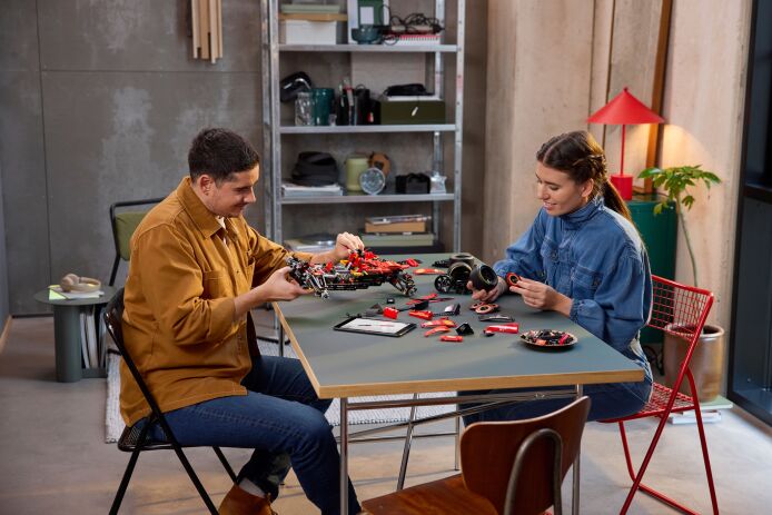 LEGO Technic Ferrari SF-24 F1 Car (42207) (6)