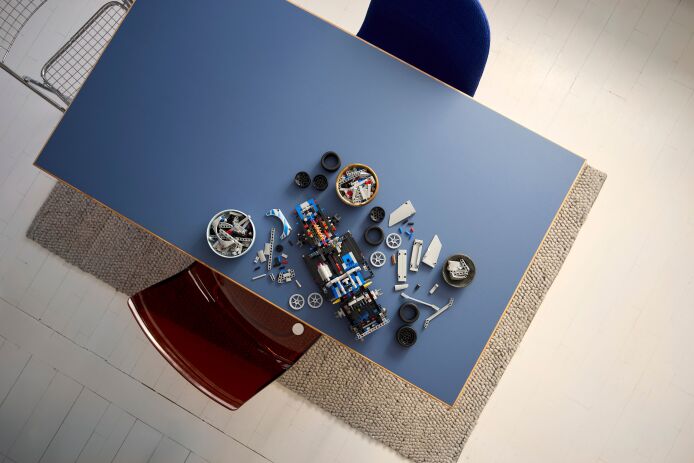 LEGO Technic 2 Fast 2 Furious Nissan Skyline GT-R (R34) (42210) (5)