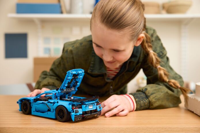 LEGO Technic Chevrolet Corvette Stingray Blue (42217) (6)