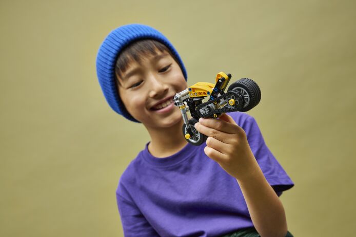 LEGO Technic Yellow Motorcycle (42225) (5)