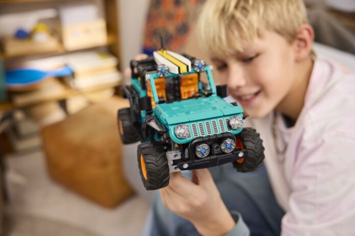 LEGO Technic Jeep Wrangler Rubicon SUV (42227) (7)