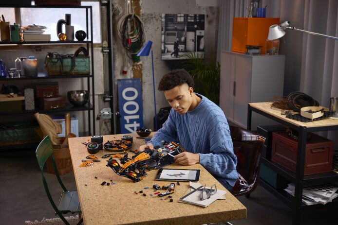 LEGO Technic McLaren MC39 F1 Car (42228) (6)