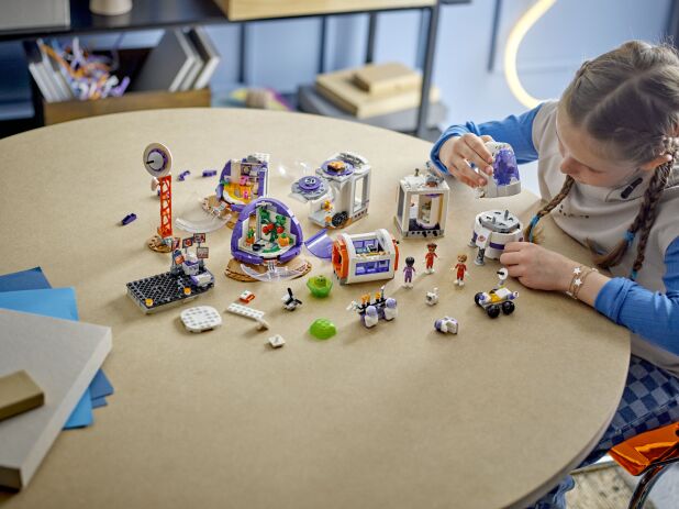 LEGO Friends Mars Space Base And Rocket (42605) (8)