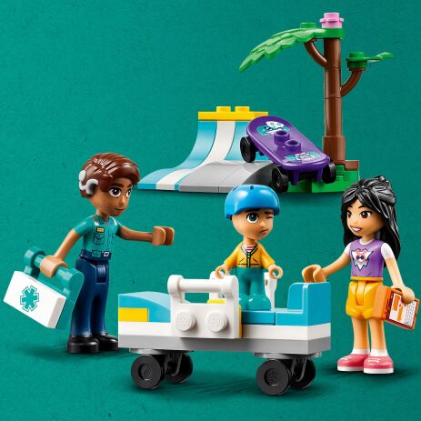 LEGO® Friends Heartlake City Hospital Ambulance (42613) (3)