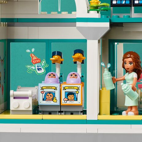 LEGO® Friends Heartlake City Hospital (42621) (2)