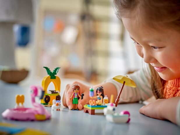 LEGO Friends Unicorn & Flamingo Pool Party (42658) (7)