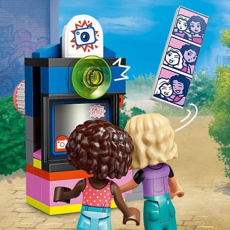 LEGO Friends Hair Salon & Accessories Store (42662) (3)