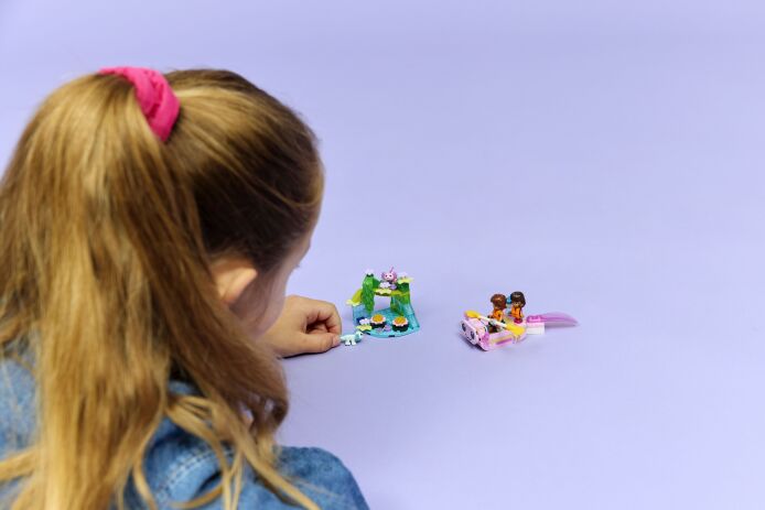 LEGO Friends Axolotl Adventure Boat (42681) (7)