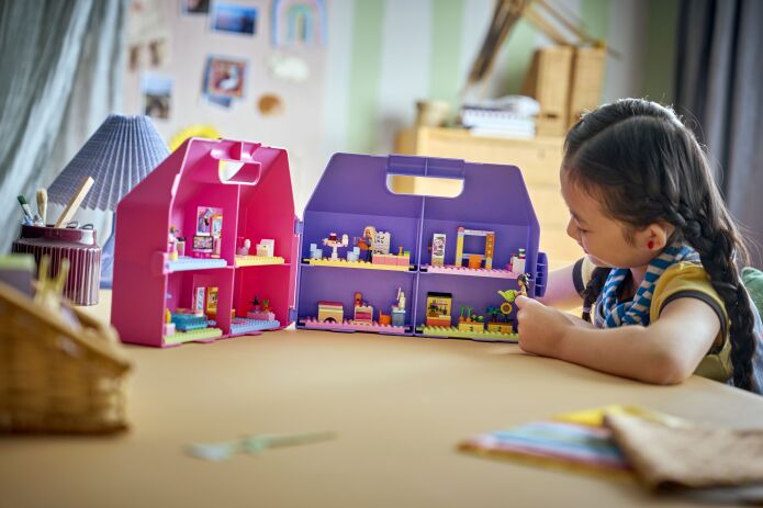 LEGO® Friends Creative Dollhouse Suitcase (42697) (5)