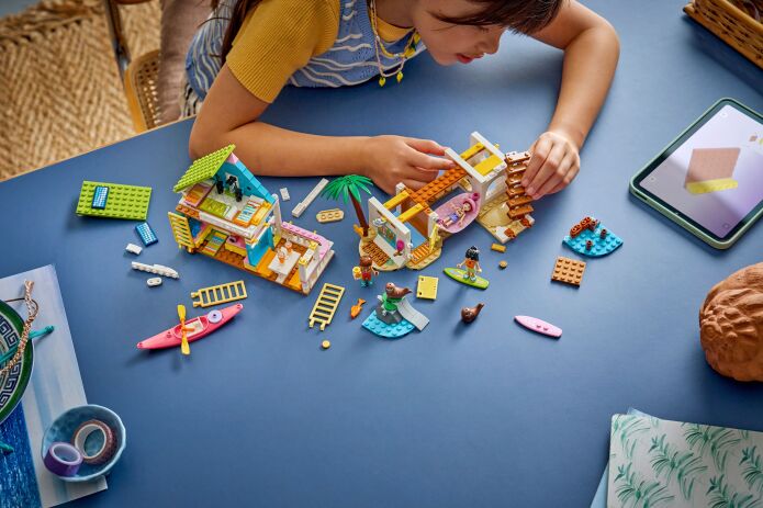 LEGO Friends Beach House With Seals (42699) (5)