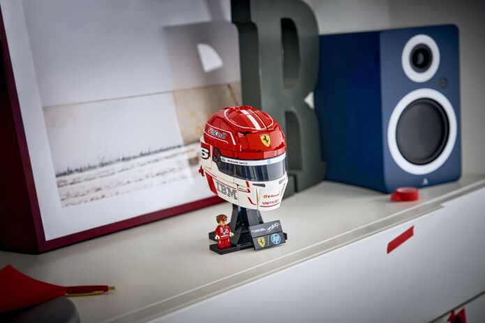 LEGO® Editions Scuderia Ferrari HP Charles Leclerc Helmet (43014) (8)