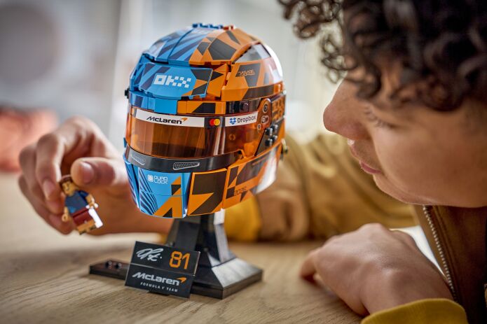 LEGO® Editions McLaren Mastercard F1 Team Oscar Piastri Helmet (43017) (3)