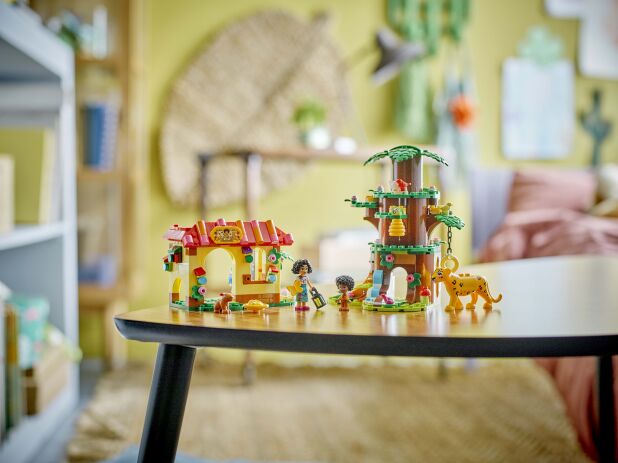 LEGO® Disney Antonio's Animal Sanctuary (43251) (8)