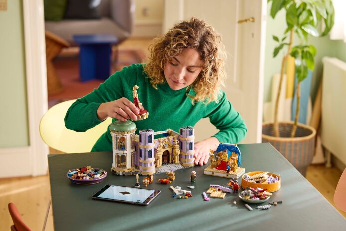 LEGO Disney Princess Beauty & The Beast Castle (43263) (8)