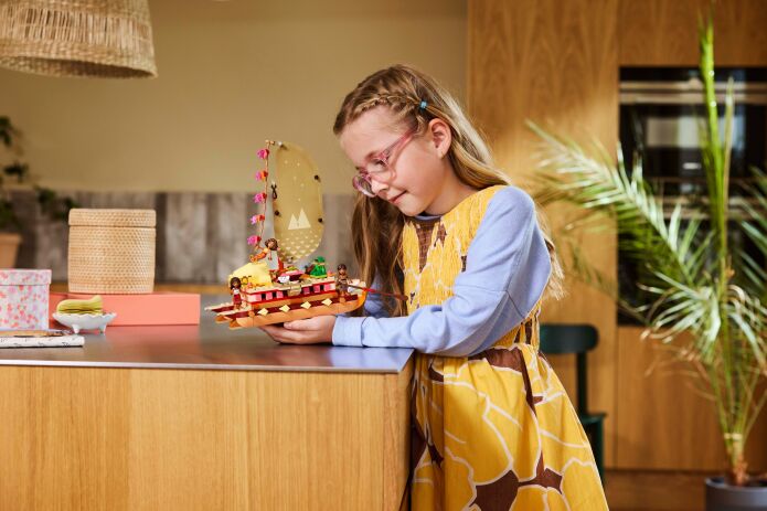 LEGO Disney Princess Moana's Adventure Canoe (43270) (7)