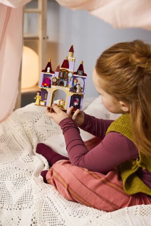 LEGO® Disney Princess Belle & The Beast's Enchanted Castle (43289) (7)