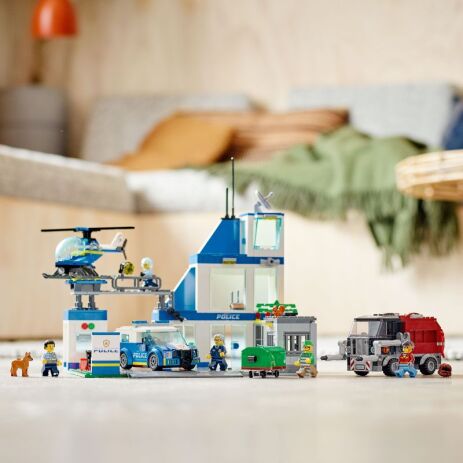 LEGO City Police Station (60316) (3)