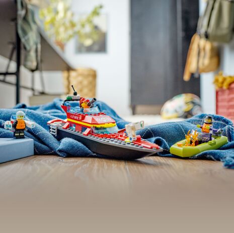 LEGO City Fire Rescue Boat (60373) (7)