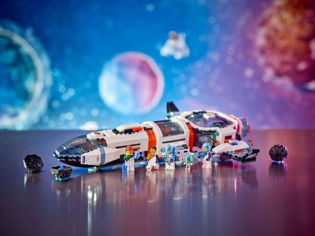 LEGO® City Modular Galactic Spaceship (60446) (8)
