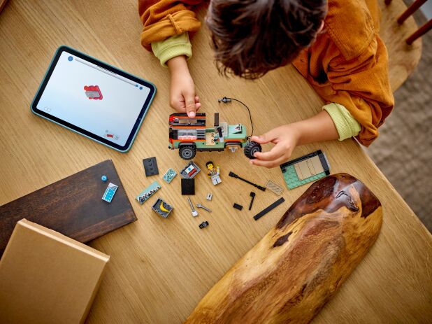 LEGO City 4X4 Off-Road Mountain Truck (60447) (5)