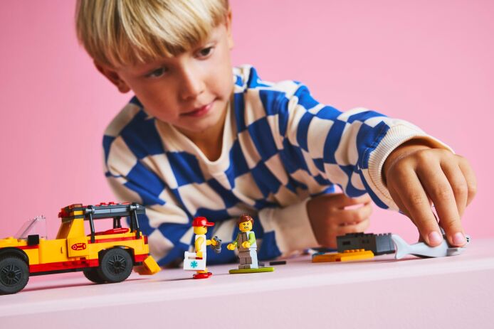 LEGO City Lifeguard Beach Rescue Truck (60453) (7)