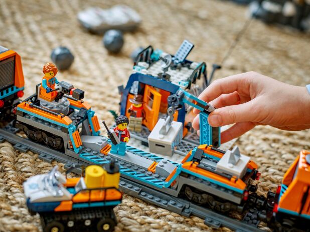 LEGO® City Explorers' Arctic Polar Express Train (60470) (12)