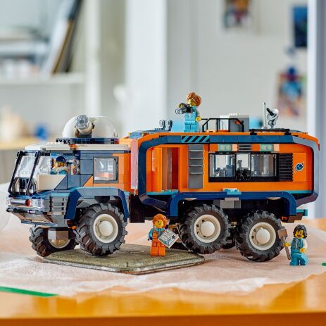 LEGO City Arctic Explorer Science Lab Truck (60471) (2)