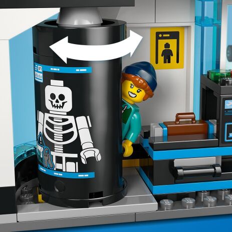 LEGO City Airport With Airplane (60502) (6)