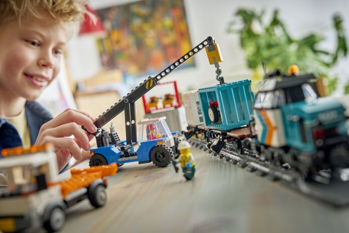 LEGO® City Harbor Freight Train With Crane & Truck (60509) (9)