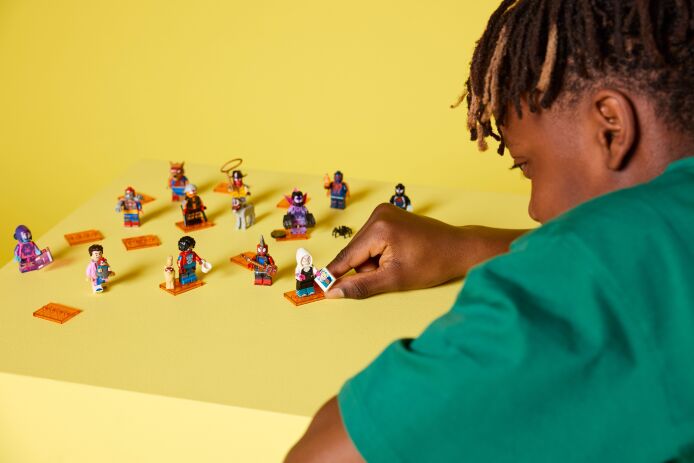 LEGO Minifigures Spider-Man Across The Spider Web (71050) (10)