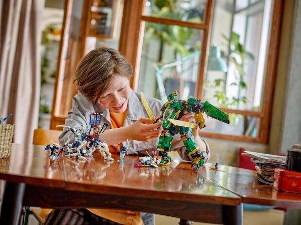 LEGO Ninjago Lloy's Jet Mech (71845) (7)