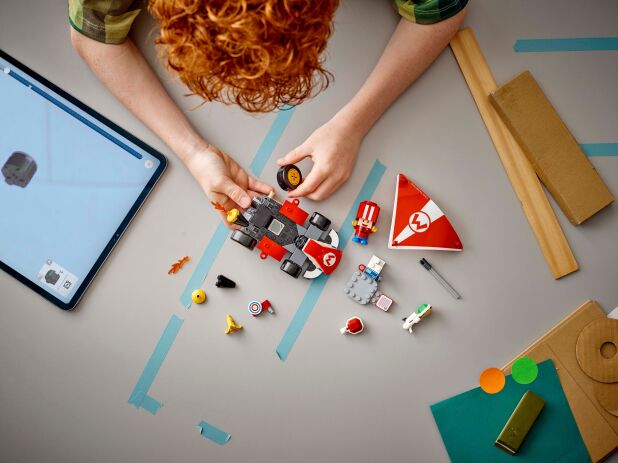 LEGO Super Mario Kart-Standard Kart (72032) (4)