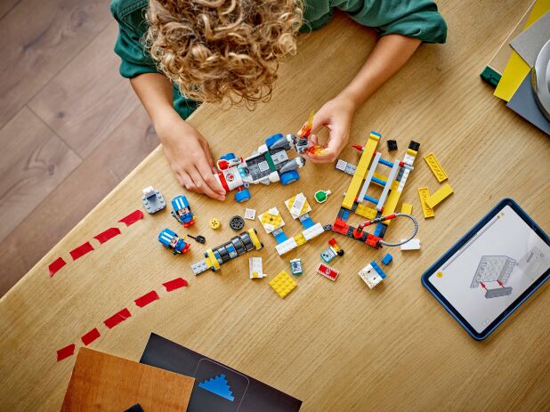 LEGO Super Mario Kart-Toad's Garage (72035) (5)