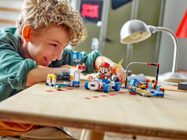 LEGO Super Mario Kart-Toad's Garage (72035) (9)