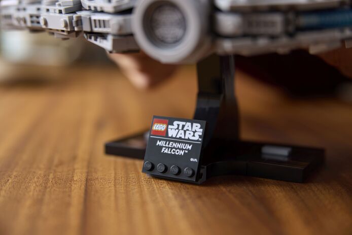 LEGO Star Wars Millennium Falcon (75375) (5)