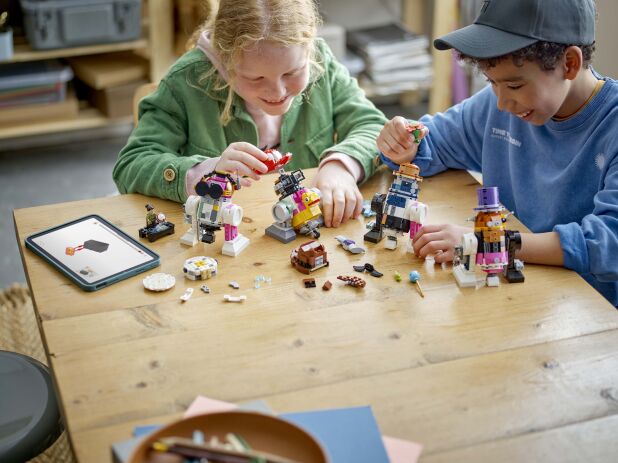 LEGO® Star Wars Creative Play Droid Builder (75392) (5)