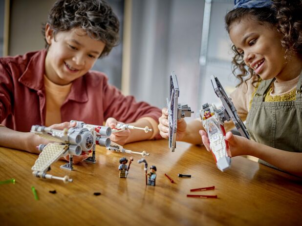 LEGO® Star Wars Tie Fighter & X-Wing Mash-Up (75393) (8)