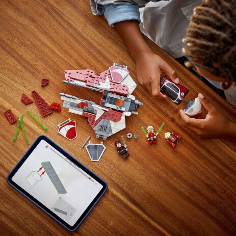 LEGO Star Wars Ahsokas's Jedi Interceptor (75401) (4)