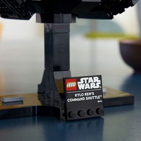 LEGO® Star Wars Kaylo Ren's Command Shuttle (75406) (2)
