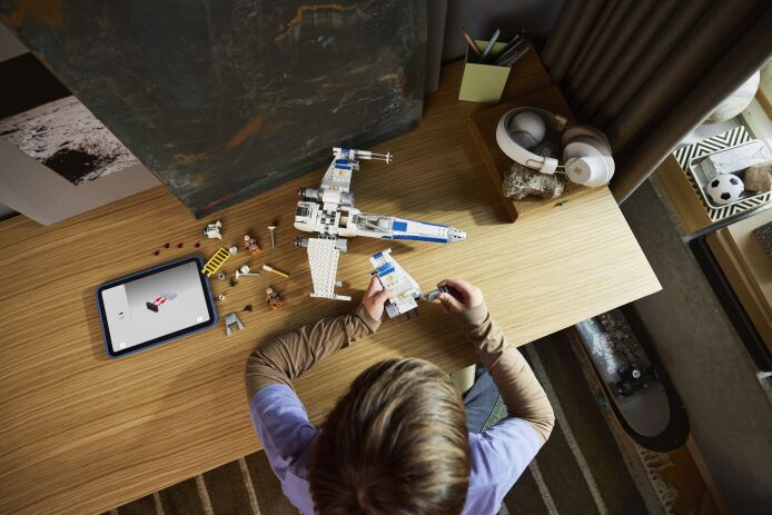 LEGO Star Wars New Republic X-Wing Starfighter (75460) (7)