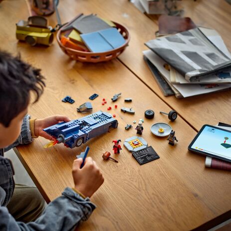 LEGO Super Heroes Batman With The Batmobil VS Harley Quinn & Mr Freeze (76274) (8)